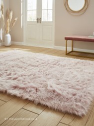 Polar Plush Rose Rug - Thumbnail - 3